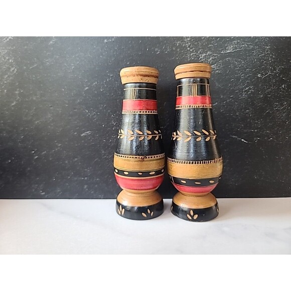 Mexican Wooden Salt And Pepper Shakers Vintage - Picture 2 of 10